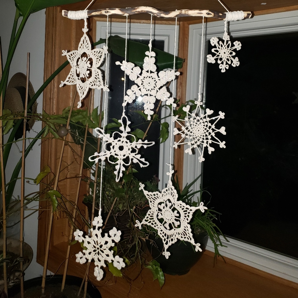 Snowflakes arrangement #12